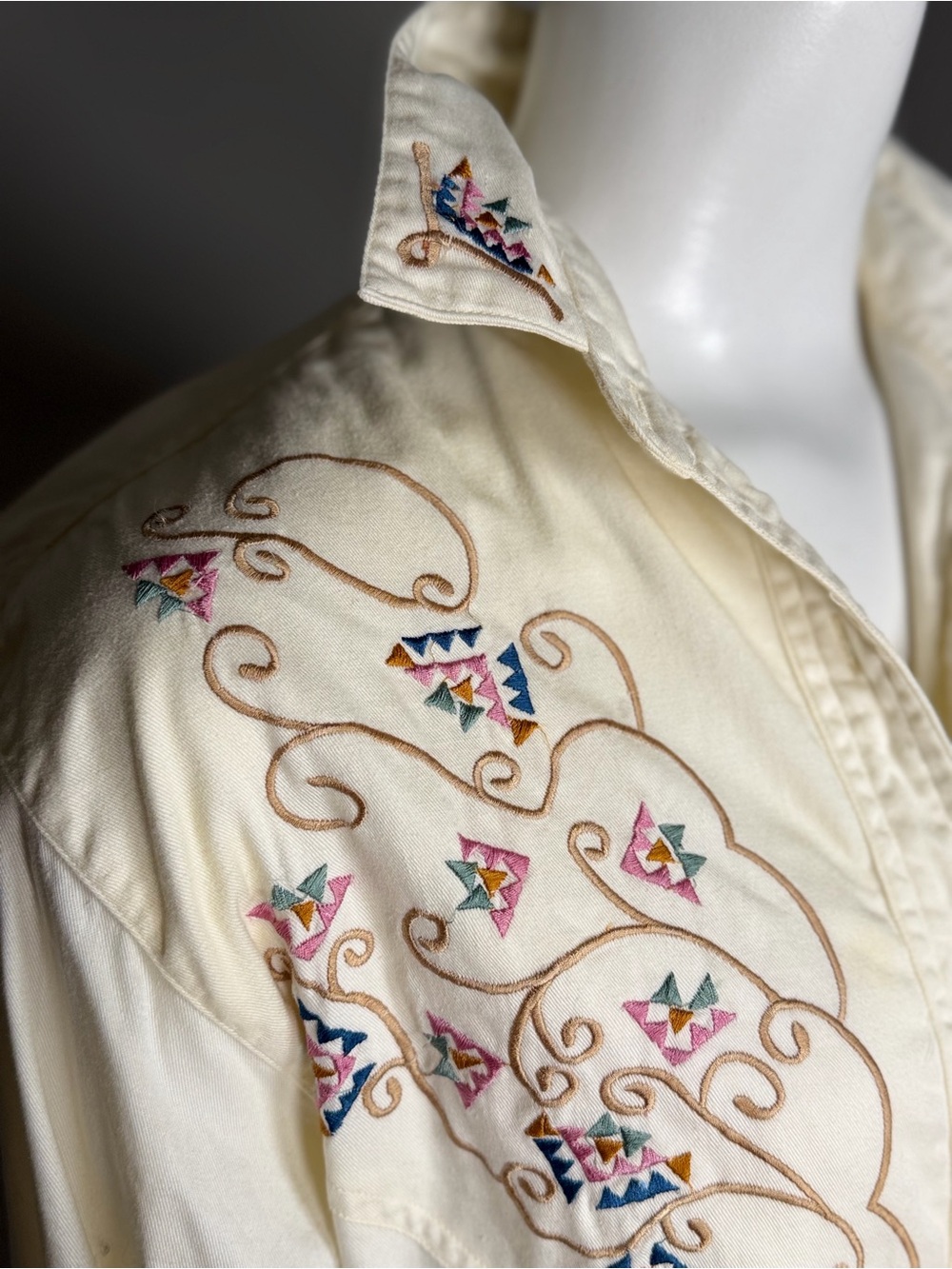 Vintage Wrangler Western Wear Embroidered Southwestern Button Down Ivory Medium - Picture 5 of 14